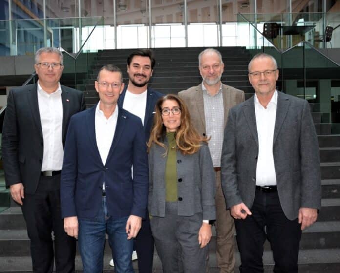 Von links nach rechts: Jürgen Janda, Dirk Otto, Berhan Tongay, Sandra Zengerling, Jens Schlüter, Jörg Petri Bild: R. Niederlein/RealFM e. V.